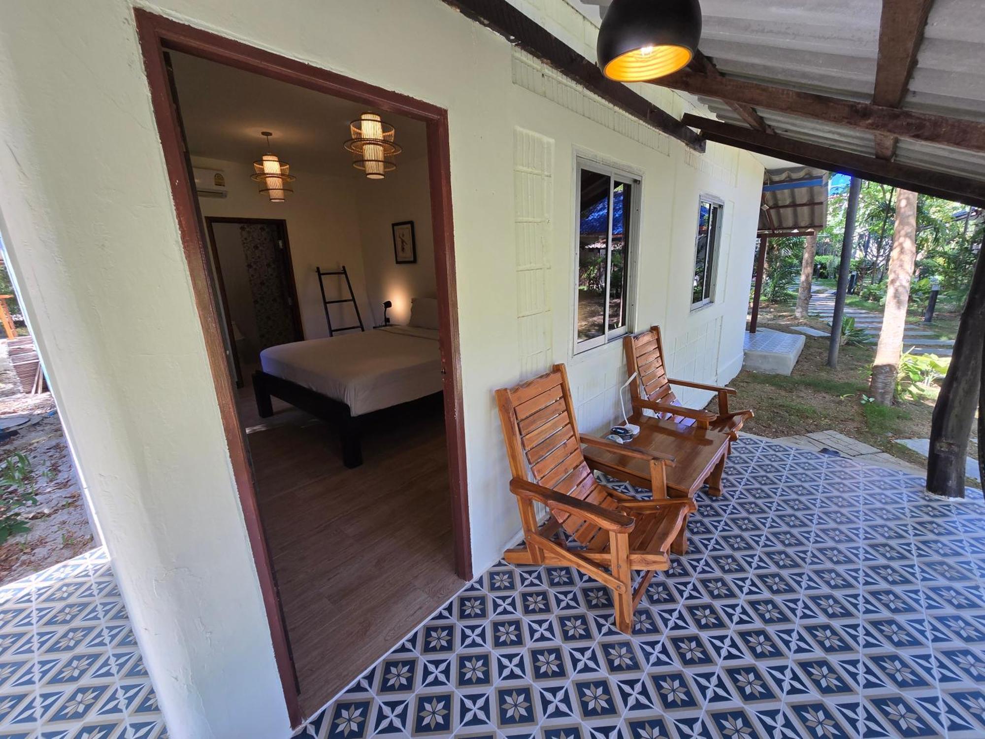 The Blue Gecko Hotel Koh Lanta Bagian luar foto