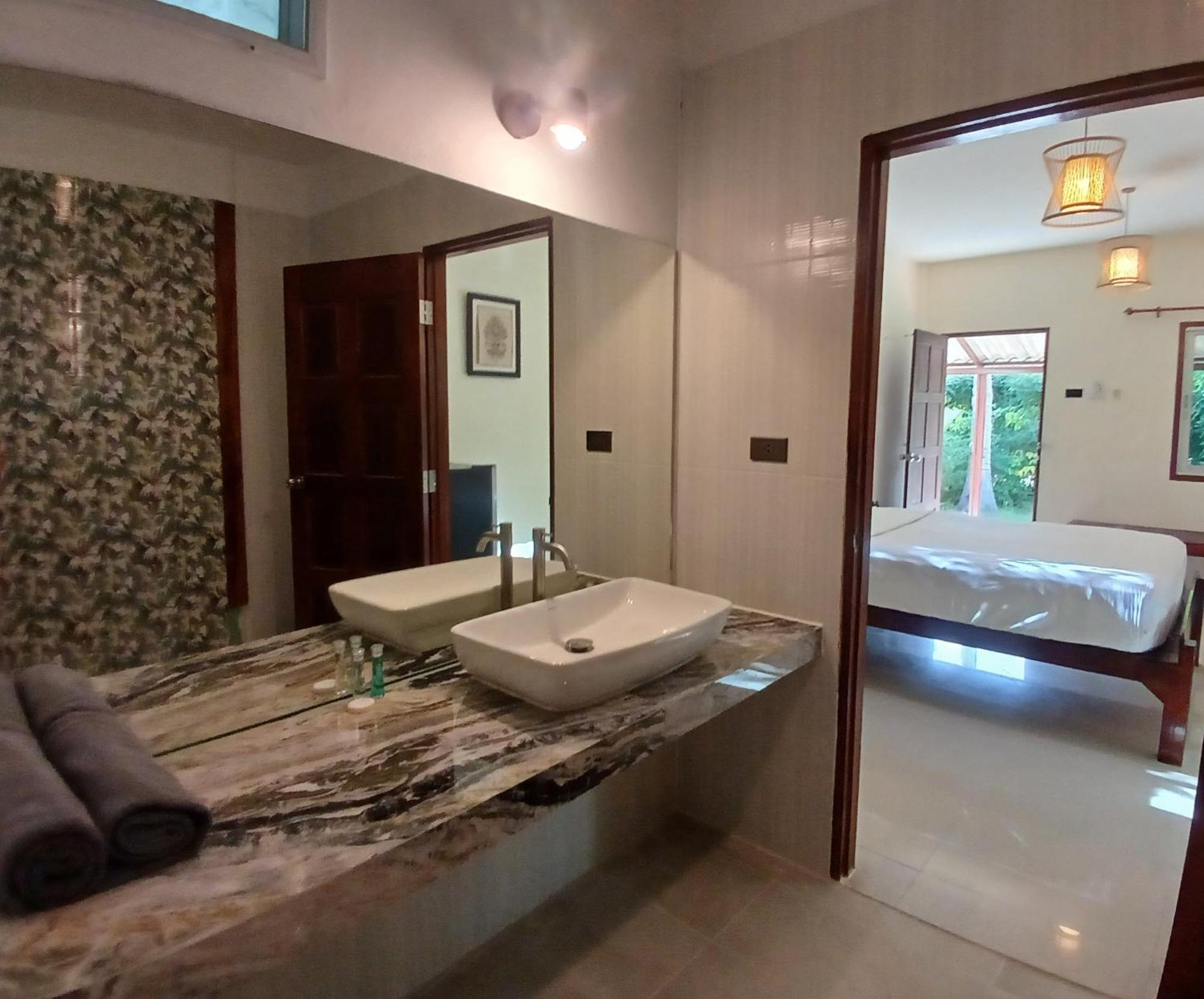 The Blue Gecko Hotel Koh Lanta Bagian luar foto