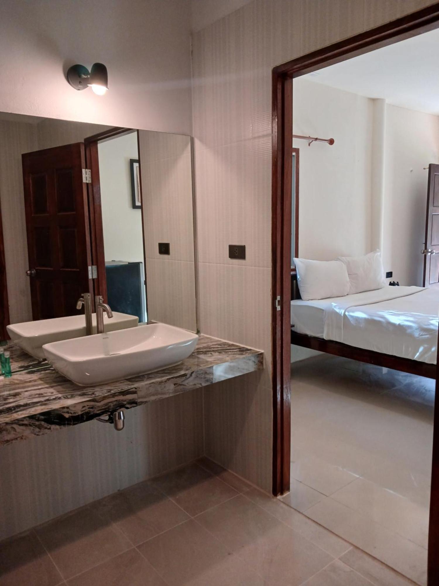 The Blue Gecko Hotel Koh Lanta Bagian luar foto